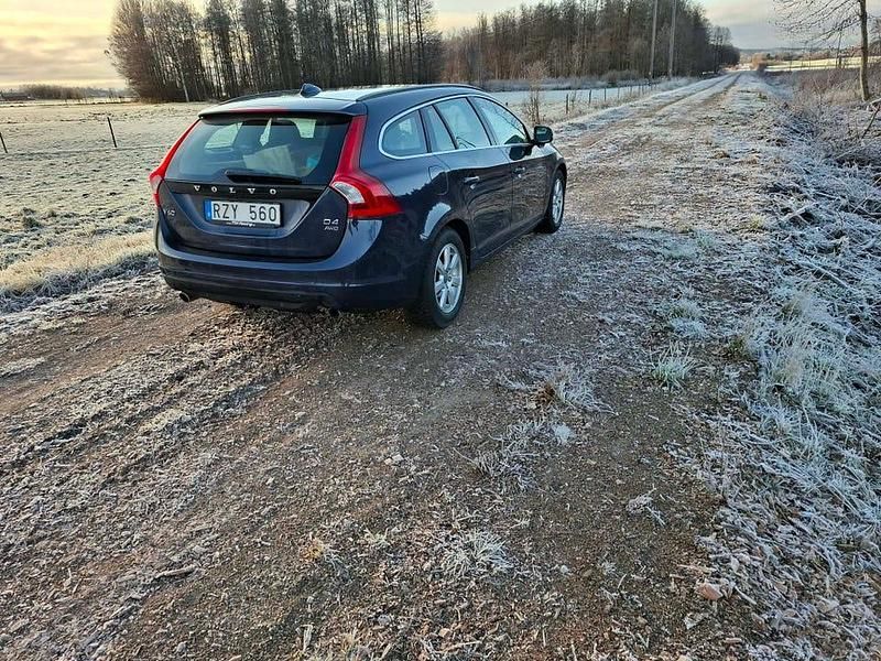Begagnad Volvo V60 163 HK (119 kW) 2013 Blå metallic Kombi