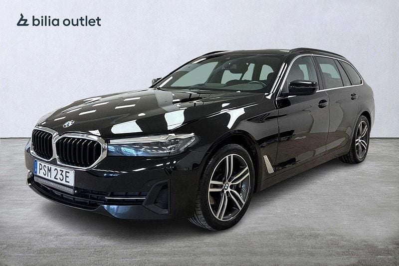 Svart Begagnad 2021 BMW 520 Kombi | 294 000 kr (Bra pris) - Bild 1/4