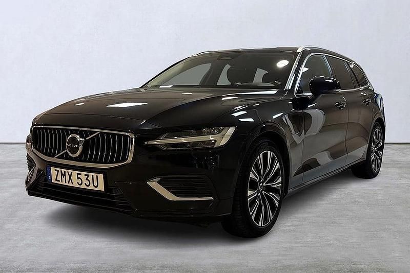 Svart Begagnad 2023 Volvo V60 Core Kombi | 399 900 kr (Bra pris) - Bild 1/4