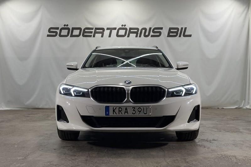 Begagnad BMW 330 292 HK (214 kW) 2024 Vit Kombi
