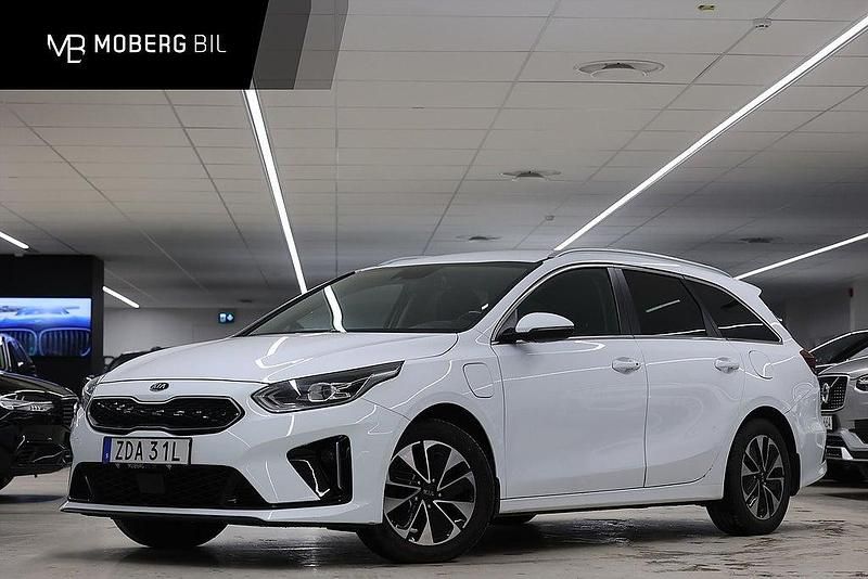 Begagnad Kia Ceed Sportswagon Advance 105 HK (77 kW) 2021 Vit Kombi