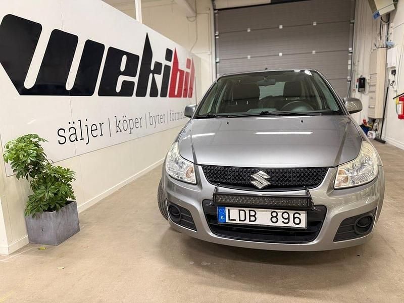 Begagnad Suzuki SX4 120 HK (88 kW) 2010 Grå Halvkombi