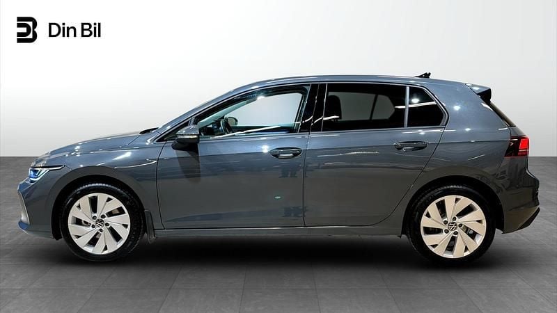 Begagnad VW Golf VIII Comfortline 150 HK (110 kW) 2024 Grå Halvkombi