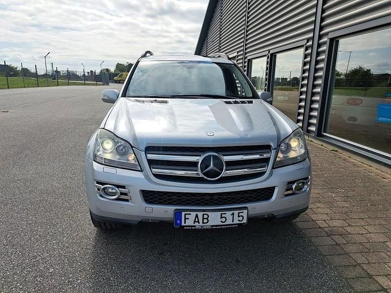 Begagnad Mercedes GL420 306 HK (225 kW) 2007 Silver SUV