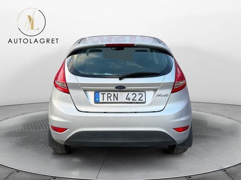 Begagnad Ford Fiesta Trend 82 HK (60 kW) 2010 Grå Halvkombi