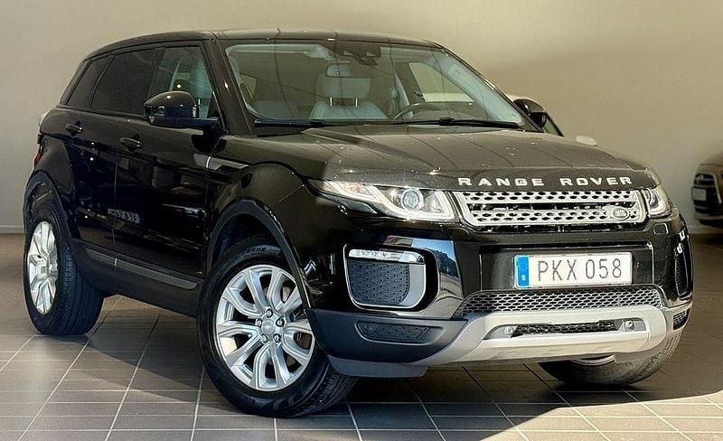 Svart (santorini svart metallic) Begagnad 2017 Land Rover Range Rover evoque SUV | 229 900 kr (Lite dyr) - Bild 1/3