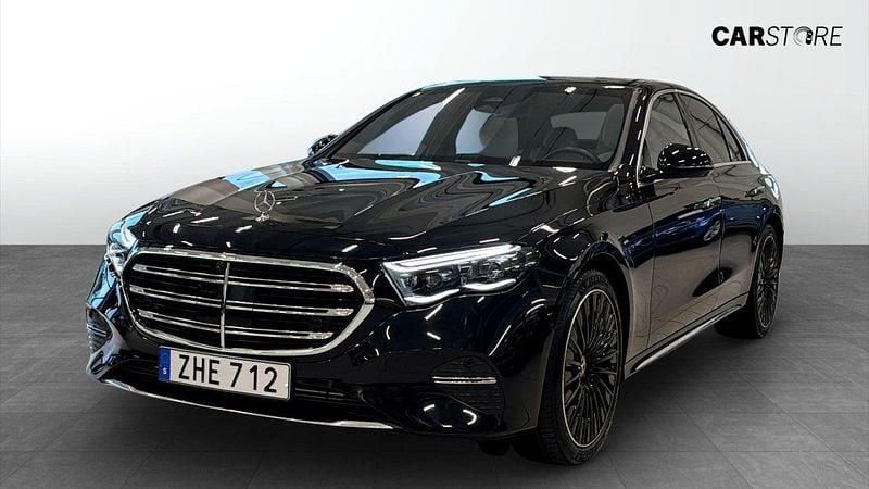 Svart (black) Begagnad 2025 Mercedes E300 Premium Plus Sedan | 759 900 kr (Bra pris) - Bild 1/4