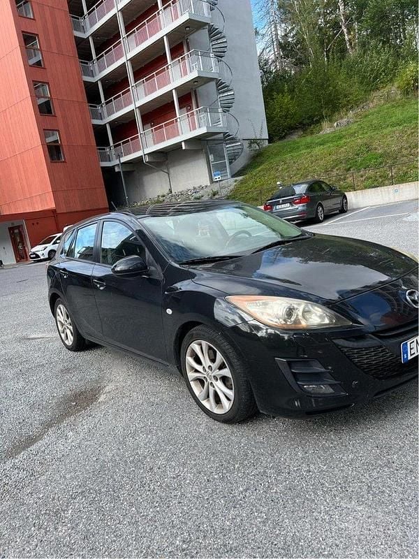 Svart Begagnad 2009 Mazda 3 Inclusive Halvkombi | 55 000 kr - Bild 1/4
