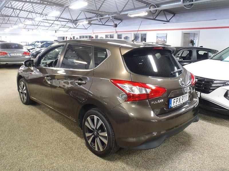 Begagnad Nissan Pulsar 116 HK (85 kW) 2017 Brun metallic Halvkombi