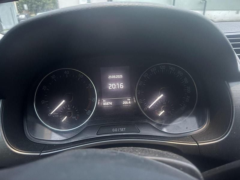 Blå Begagnad 2016 Skoda Fabia Style Kombi | 90 000 kr - Bild 1/4