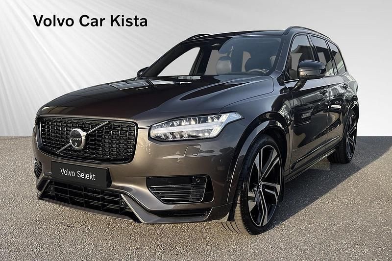 Grå Begagnad 2023 Volvo XC90 Ultimate SUV | 739 900 kr (Marknadspris) - Bild 1/3