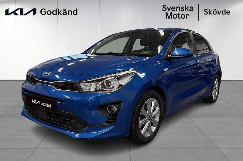 Blå Begagnad 2021 Kia Rio Advance Halvkombi | 159 200 kr (Marknadspris) - Bild 1/4