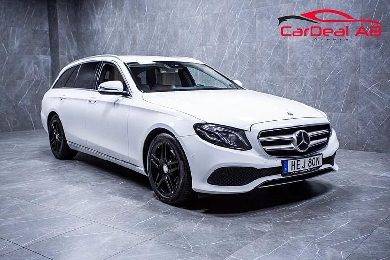 Vit Begagnad 2018 Mercedes E220 Avantgarde Kombi | 213 800 kr (Superpris) - Bild 1/4