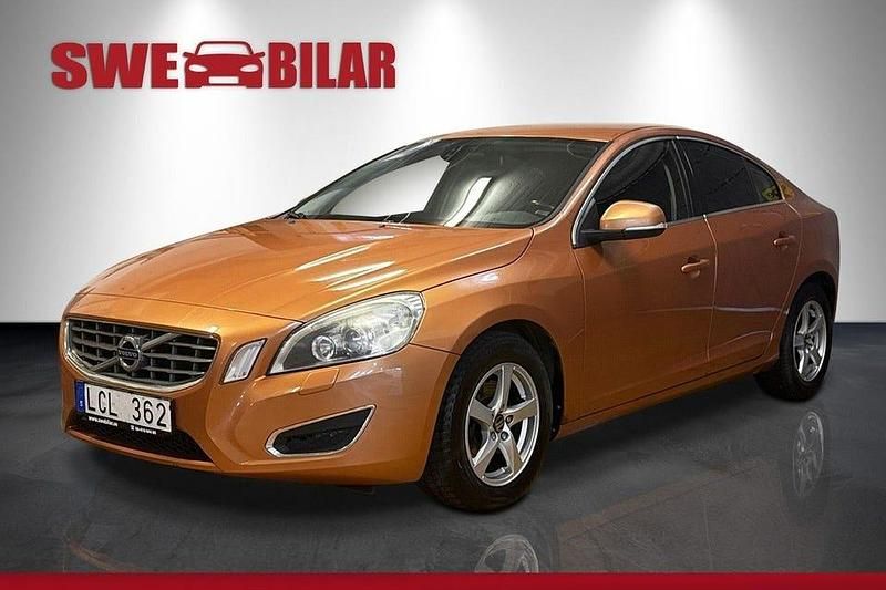 Brun Begagnad 2010 Volvo S60 Momentum Sedan | 69 900 kr (Bra pris) - Bild 1/4