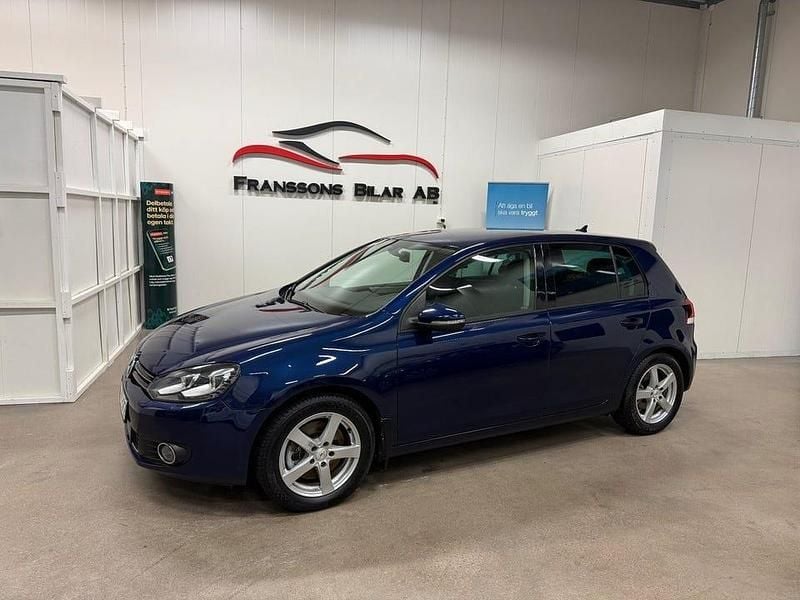 Blå Begagnad 2012 VW Golf VII Halvkombi | 79 900 kr (Marknadspris) - Bild 1/4