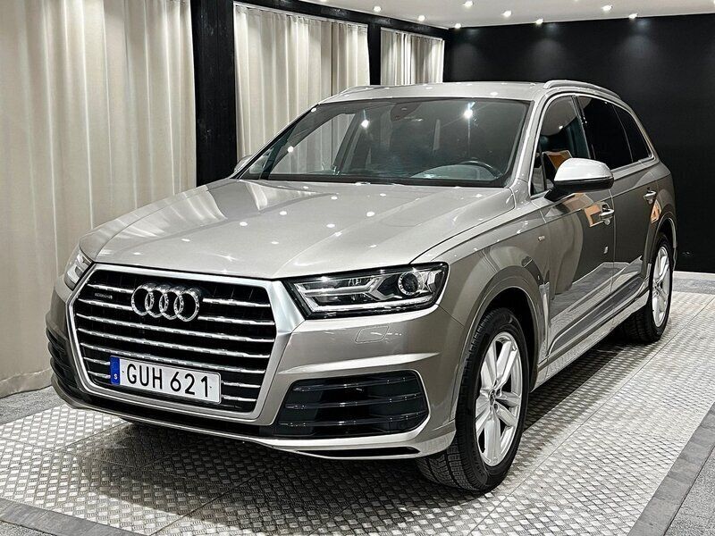 Ljusbrun Begagnad 2015 Audi Q7 S-Line SUV | 319 900 kr (Marknadspris) - Bild 1/4