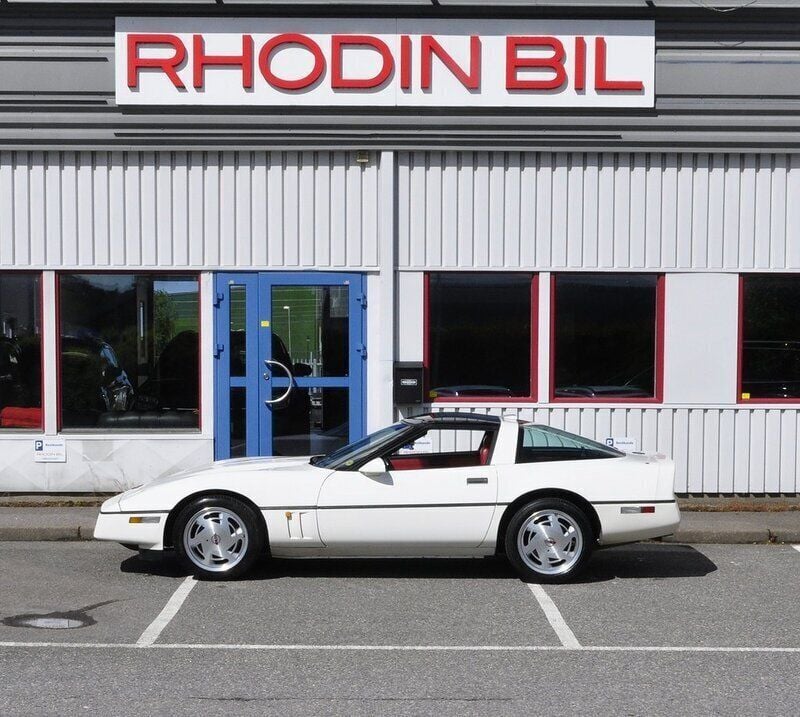 White 40u Begagnad 1988 Chevrolet Corvette Sport | 179 900 kr - Bild 1/4