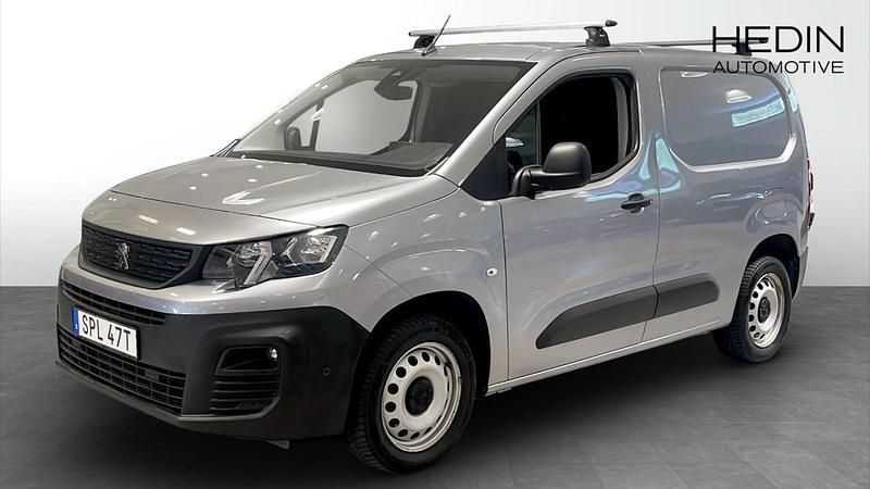 Grå (grey) Begagnad 2021 Peugeot Partner Minibuss | 129 000 kr (Bra pris) - Bild 1/4