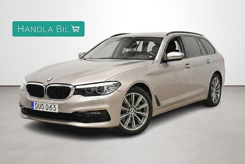 Silver Begagnad 2018 BMW 520 Sport Line Kombi | 249 900 kr (Marknadspris) - Bild 1/4