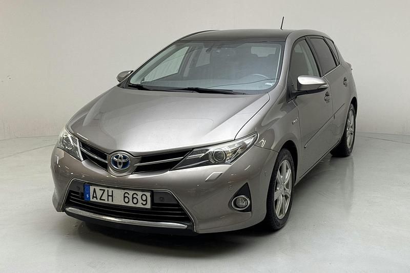Brun Begagnad 2013 Toyota Auris | 99 500 kr (Marknadspris) - Bild 1/4