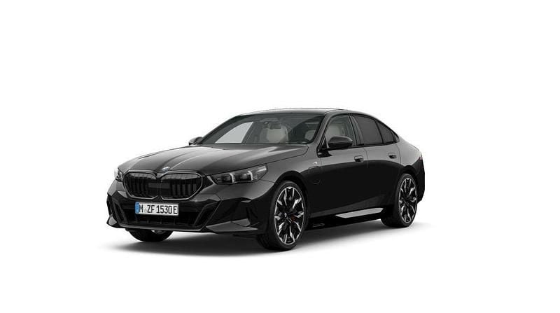 Svart Begagnad 2025 BMW 550e M Sport Sedan | 899 500 kr (Superpris) - Bild 1/4