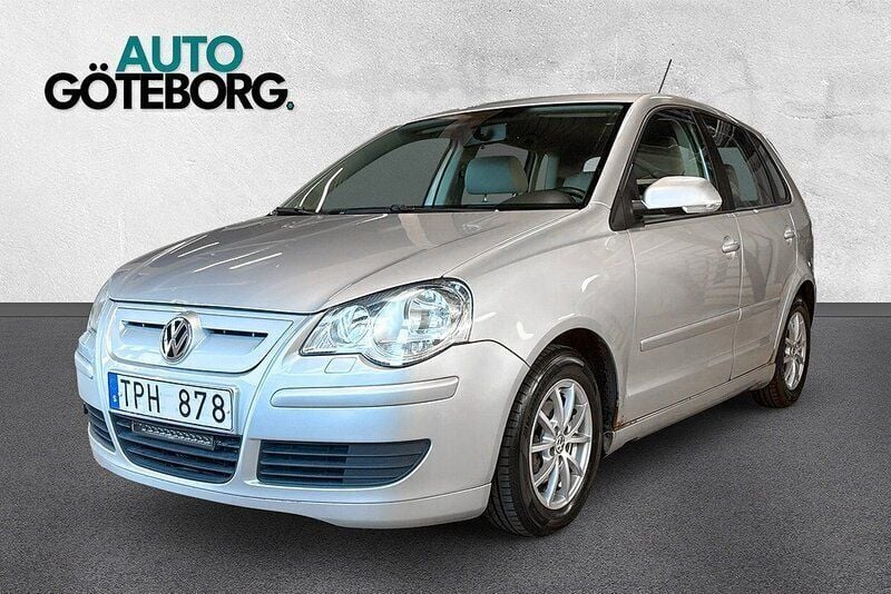 Silver Begagnad 2008 VW Polo Trendline Halvkombi | 29 900 kr (Superpris) - Bild 1/4