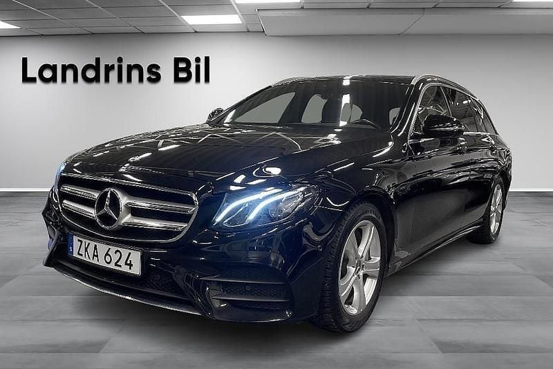 Svart Begagnad 2020 Mercedes E220 AMG line Kombi | 299 000 kr (Superpris) - Bild 1/4