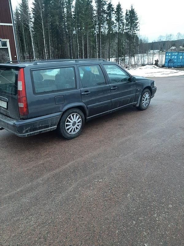 Begagnad Volvo V70 165 HK (121 kW) 1999 Kombi
