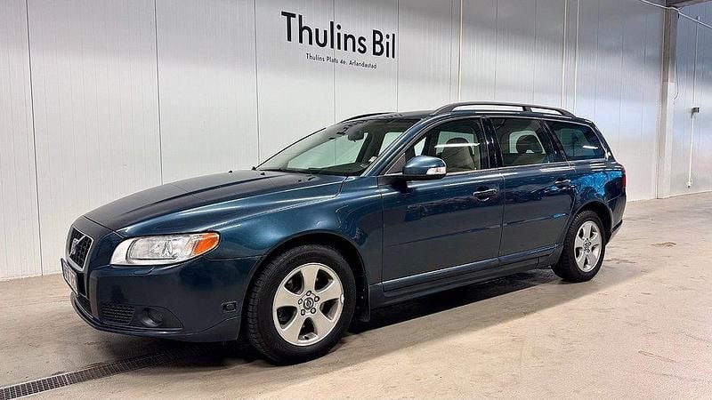 Blå Begagnad 2008 Volvo V70 Momentum Kombi | 59 900 kr (Bra pris) - Bild 1/4