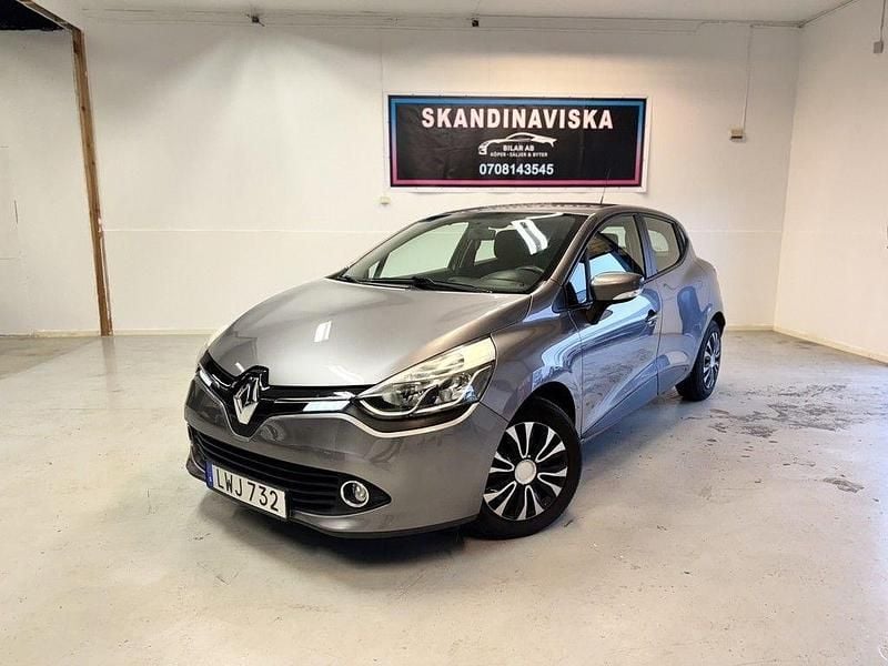 Grå Begagnad 2015 Renault Clio IV Halvkombi | 59 000 kr (Bra pris) - Bild 1/4