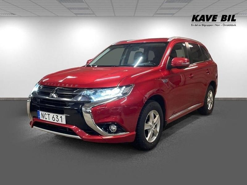 Röd Begagnad 2016 Mitsubishi Outlander SUV | 159 900 kr - Bild 1/4