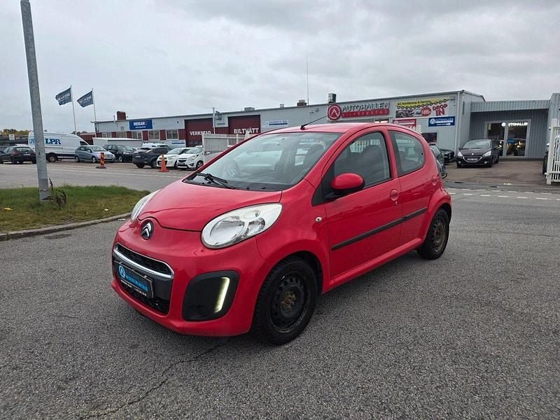 Röd Begagnad 2013 Citroën C1 Halvkombi | 45 900 kr (Marknadspris) - Bild 1/4