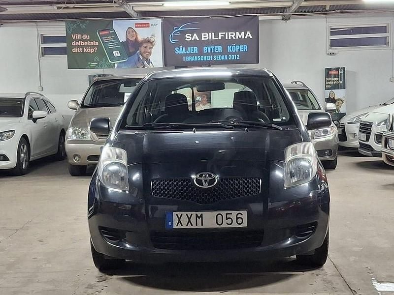 Svart Begagnad 2006 Toyota Yaris Halvkombi | 22 900 kr (Marknadspris) - Bild 1/4