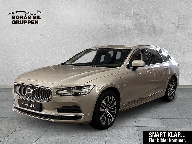 Ljusgrå (grå) Begagnad 2024 Volvo V90 Core Kombi | 389 000 kr (Marknadspris) - Bild 1/3