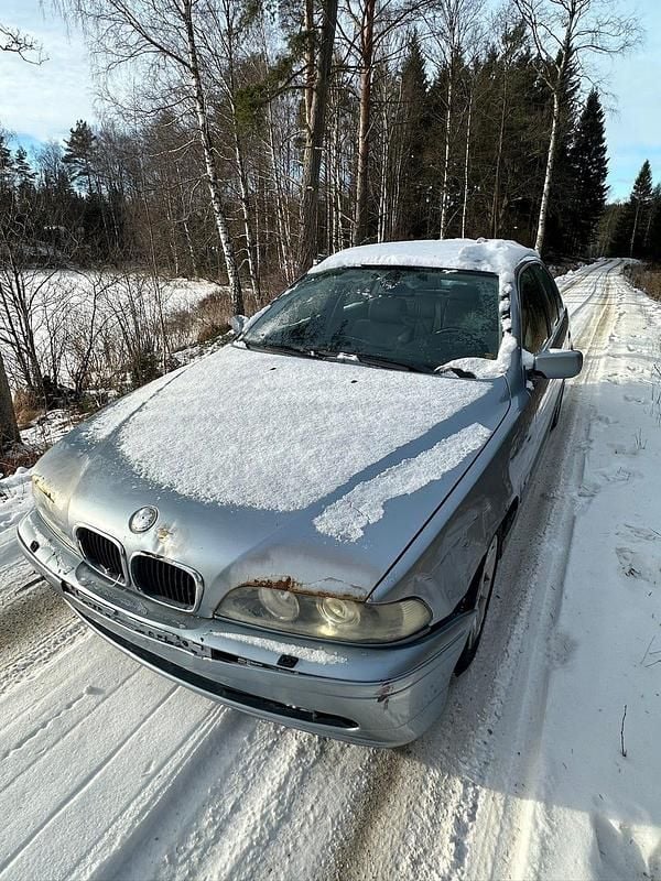 Begagnad BMW 525 192 HK (141 kW) 2002 Sedan