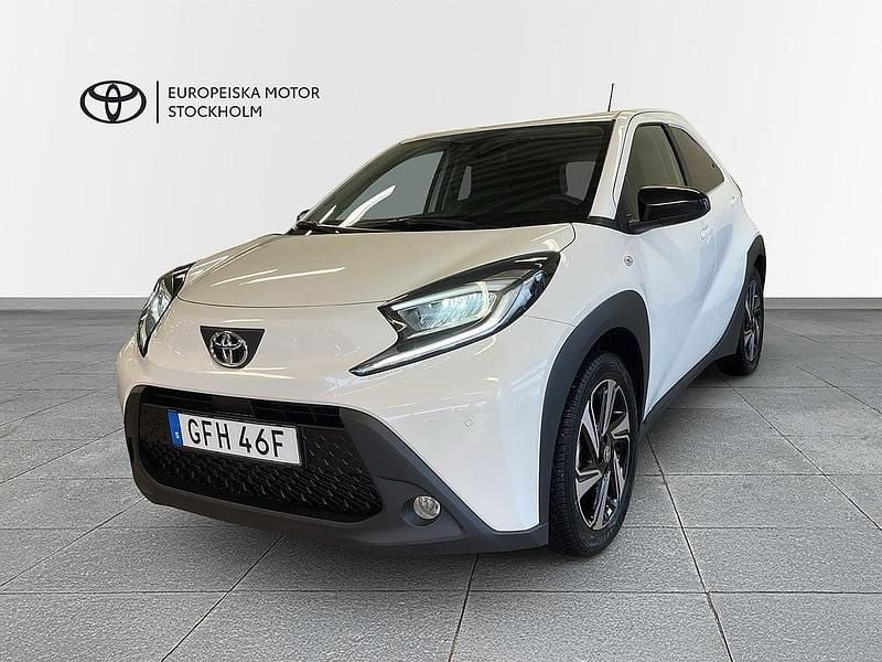 Vit Begagnad 2023 Toyota Aygo X Comfort SUV | 164 900 kr (Bra pris) - Bild 1/4