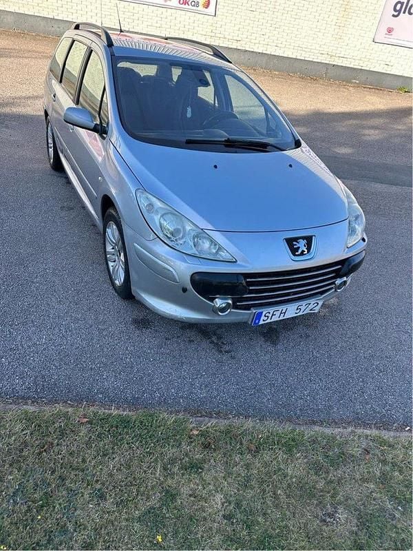 Grå Begagnad 2007 Peugeot 307 Kombi | 19 900 kr (Marknadspris) - Bild 1/4