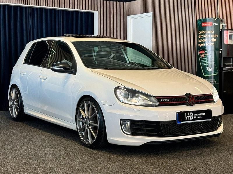 Vit Begagnad 2011 VW Golf VII Edition Halvkombi | 139 900 kr (Lite dyr) - Bild 1/4