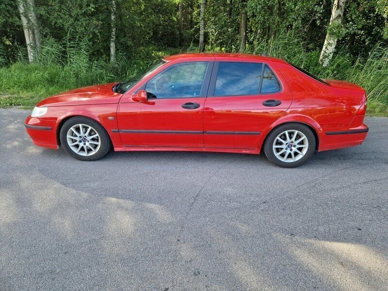 Röd Begagnad 2003 Saab 9-5 Aero Sedan | 16 000 kr (Marknadspris) - Bild 1/4