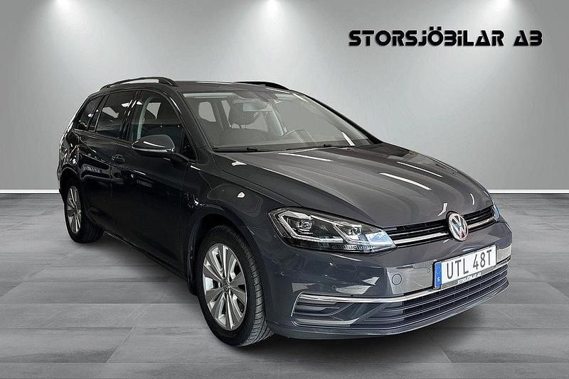 Grå Begagnad 2020 VW Golf VIII GT Kombi | 209 000 kr (Marknadspris) - Bild 1/4