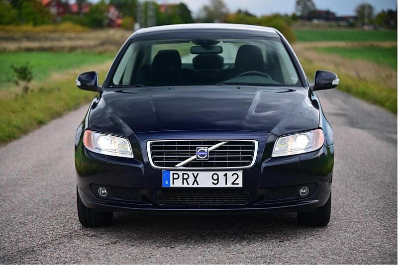 Blå Begagnad 2007 Volvo S80 Momentum Sedan | 66 900 kr (Marknadspris) - Bild 1/4
