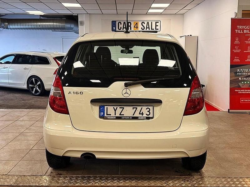 Begagnad Mercedes A160 96 HK (70 kW) 2011 Vit Halvkombi