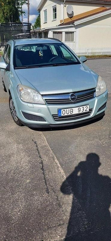 Grå Begagnad 2009 Opel Astra Kombi | 6 500 kr (Superpris) - Bild 1/4
