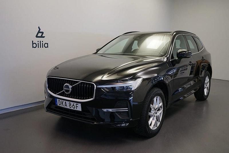 Svart Begagnad 2022 Volvo XC60 Core SUV | 429 500 kr (Marknadspris) - Bild 1/3