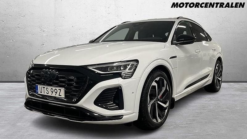 Vit Begagnad 2023 Audi Q8 e-tron S-Line SUV | 559 000 kr (Dyr) - Bild 1/4