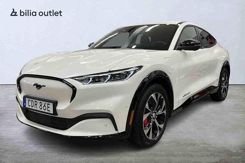 Vit Begagnad 2023 Ford Mustang Mach-E SUV | 454 900 kr - Bild 1/1