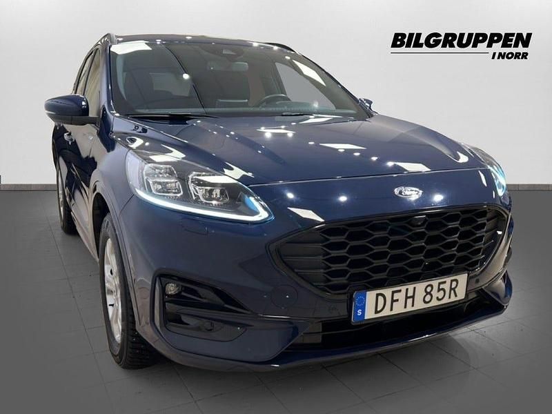 Begagnad Ford Kuga ST-Line 224 HK (164 kW) 2022 Blå SUV