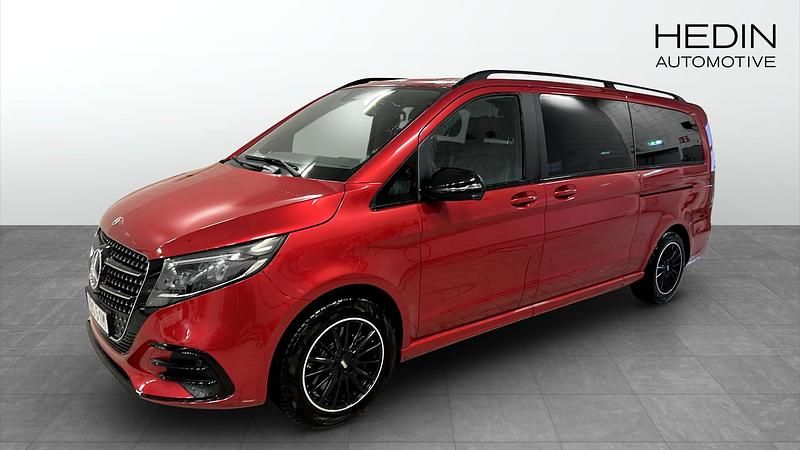 Röd (red) Begagnad 2025 Mercedes V300 AMG line Minibuss | 929 000 kr - Bild 1/4