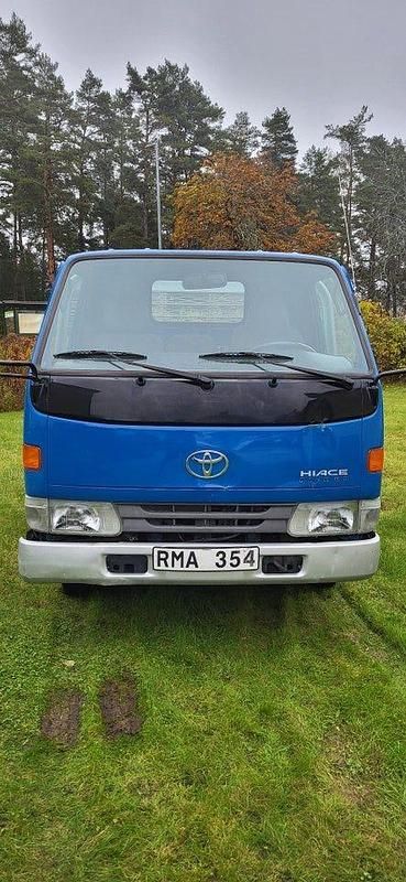 Blå Begagnad 2000 Toyota HiAce Van | 129 900 kr - Bild 1/4