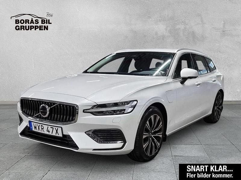 Vit Begagnad 2023 Volvo V60 Core Kombi | 399 000 kr (Marknadspris) - Bild 1/1